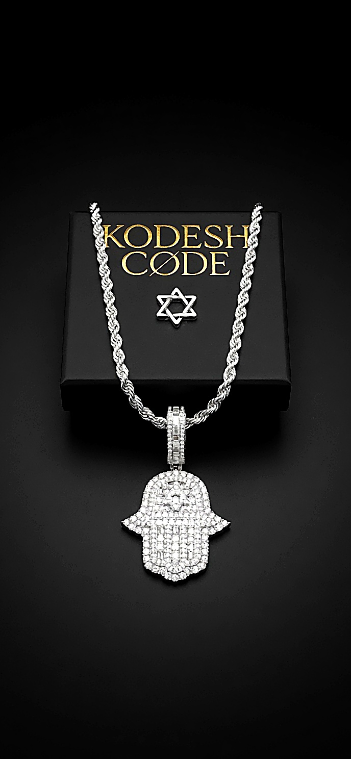 שרשרת חמסה מגן דוד משובצת